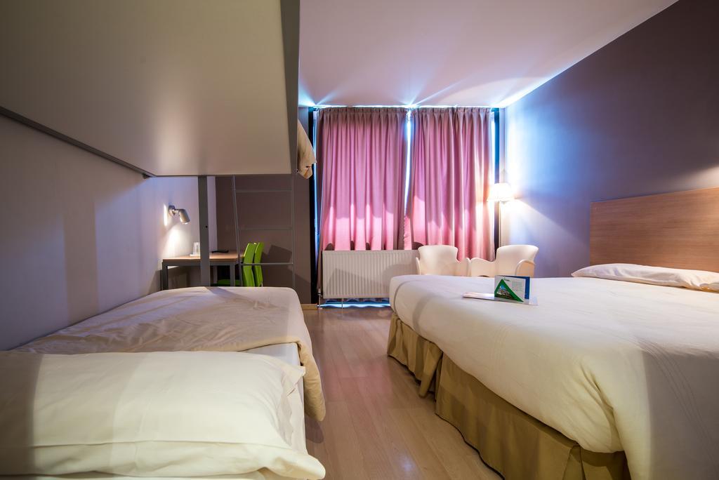 Hotel Campus Cerdanya Puigcerdà Exterior foto