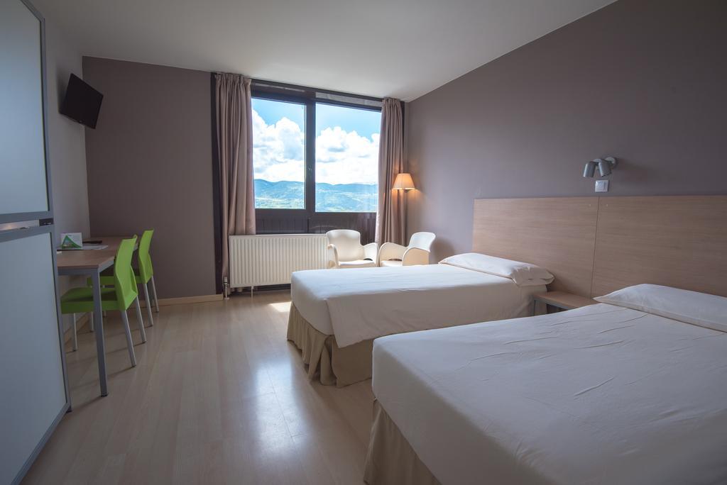 Hotel Campus Cerdanya Puigcerdà Exterior foto